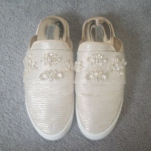 Badgley Mischka slip on shoes size 11